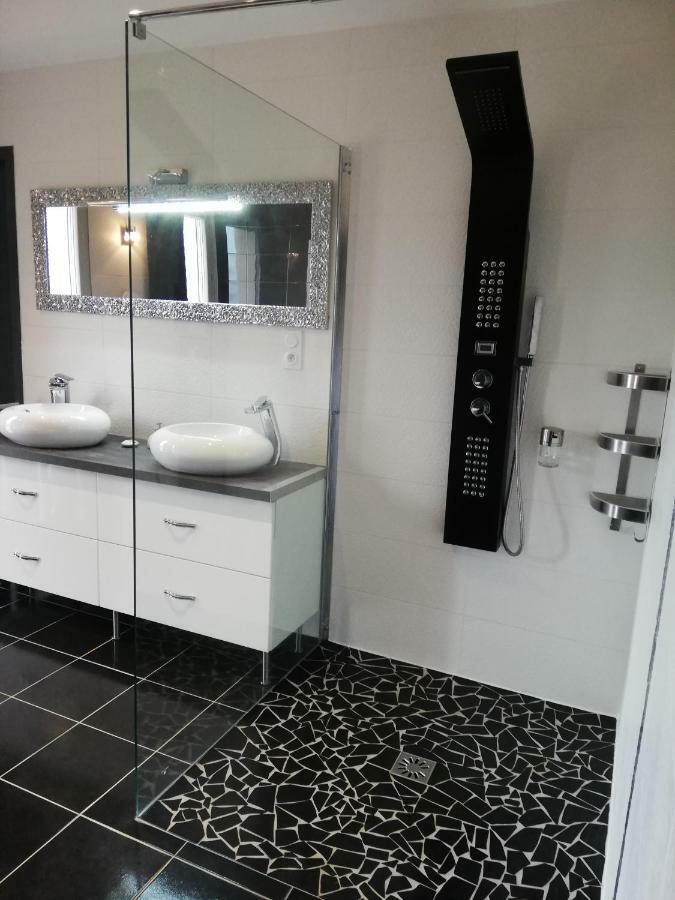 Chambres D'Hotes Luxe Et Serenite Theize Экстерьер фото